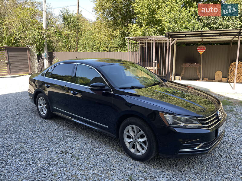 Седан Volkswagen Passat 2016 в Черновцах