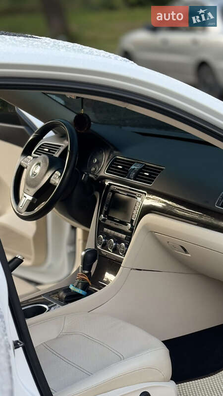 Седан Volkswagen Passat 2014 в Харькове