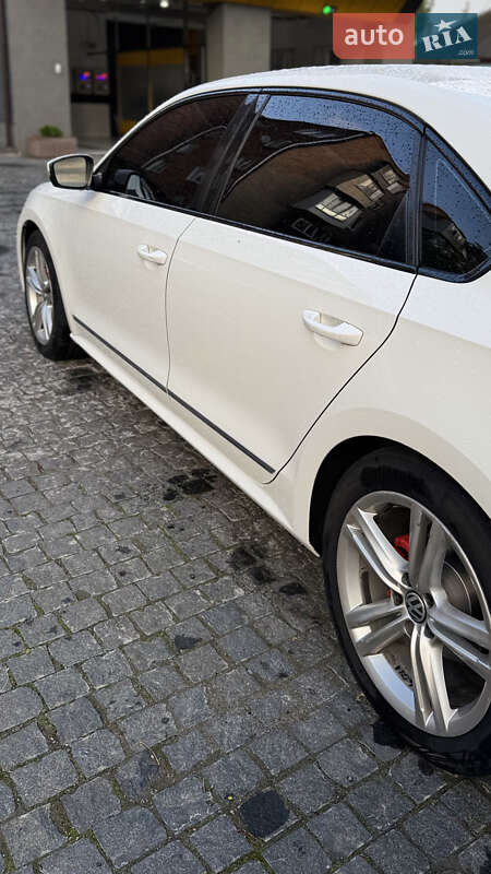 Седан Volkswagen Passat 2014 в Харькове