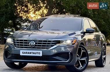 Седан Volkswagen Passat 2020 в Одессе
