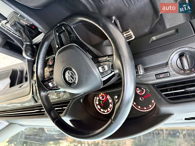 Седан Volkswagen Passat 2020 в Одессе