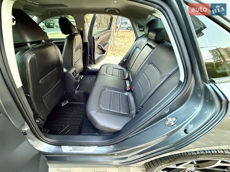 Седан Volkswagen Passat 2020 в Одессе
