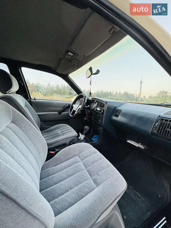 Седан Volkswagen Passat 1992 в Гайвороні