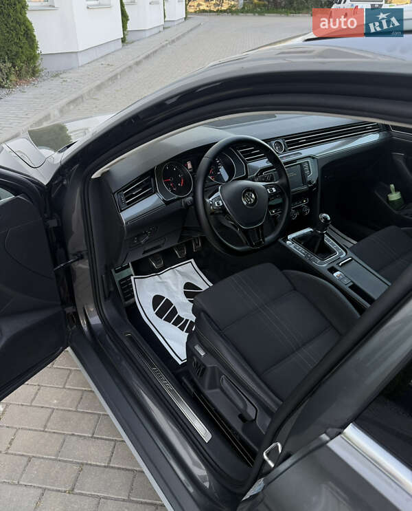 Универсал Volkswagen Passat 2017 в Житомире фото 30 Универсал Volkswagen Passat 2017 в Житомире