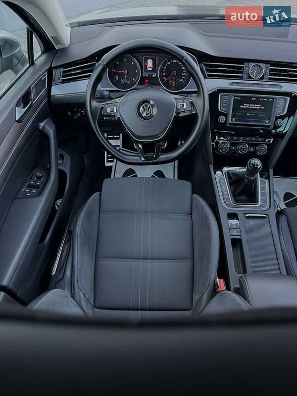 Универсал Volkswagen Passat 2017 в Житомире фото 36 Универсал Volkswagen Passat 2017 в Житомире