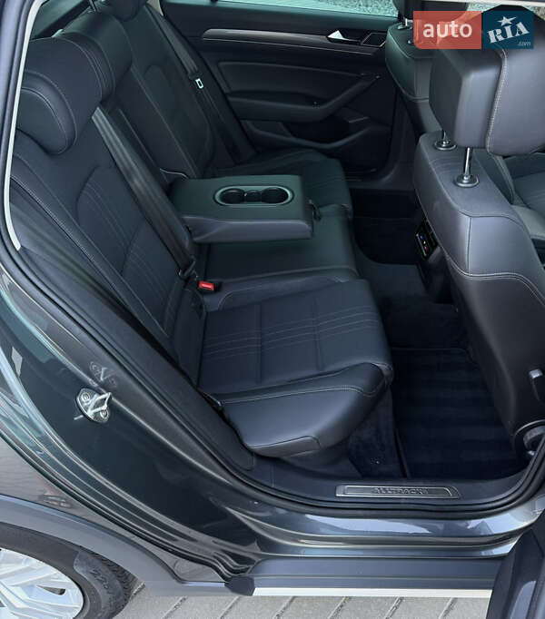 Универсал Volkswagen Passat 2017 в Житомире фото 62 Универсал Volkswagen Passat 2017 в Житомире