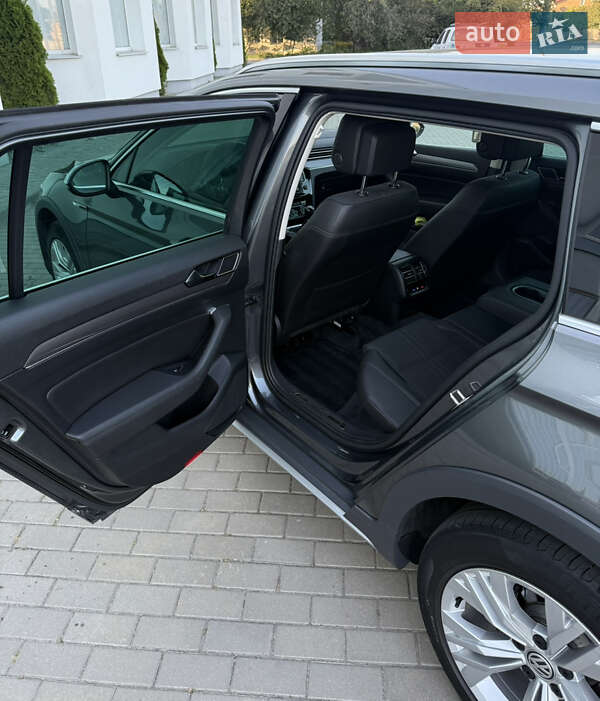 Универсал Volkswagen Passat 2017 в Житомире фото 66 Универсал Volkswagen Passat 2017 в Житомире