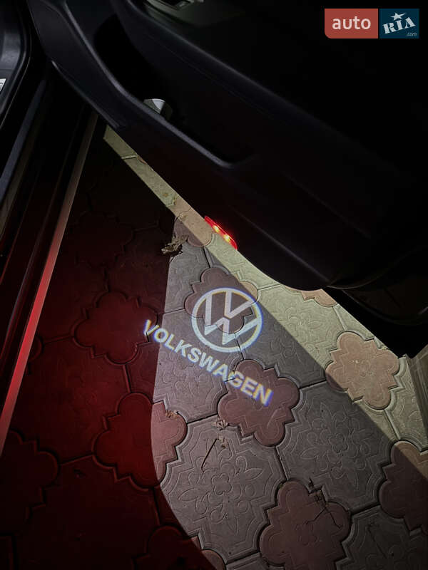 Универсал Volkswagen Passat 2017 в Житомире фото 77 Универсал Volkswagen Passat 2017 в Житомире