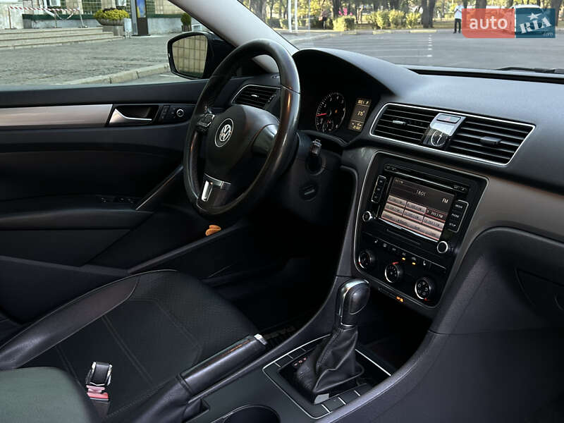 Седан Volkswagen Passat 2015 в Николаеве
