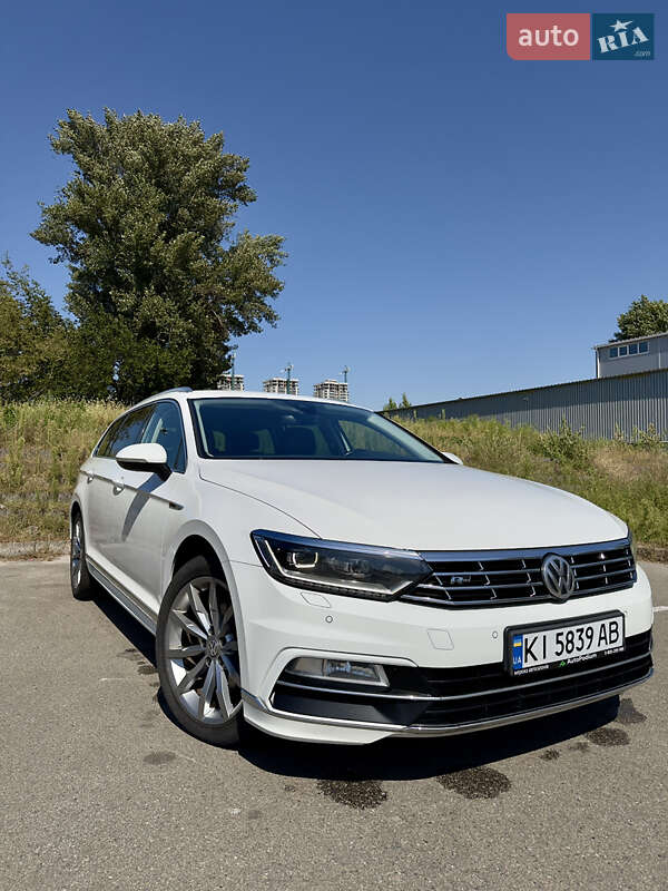 Универсал Volkswagen Passat 2018 в Киеве