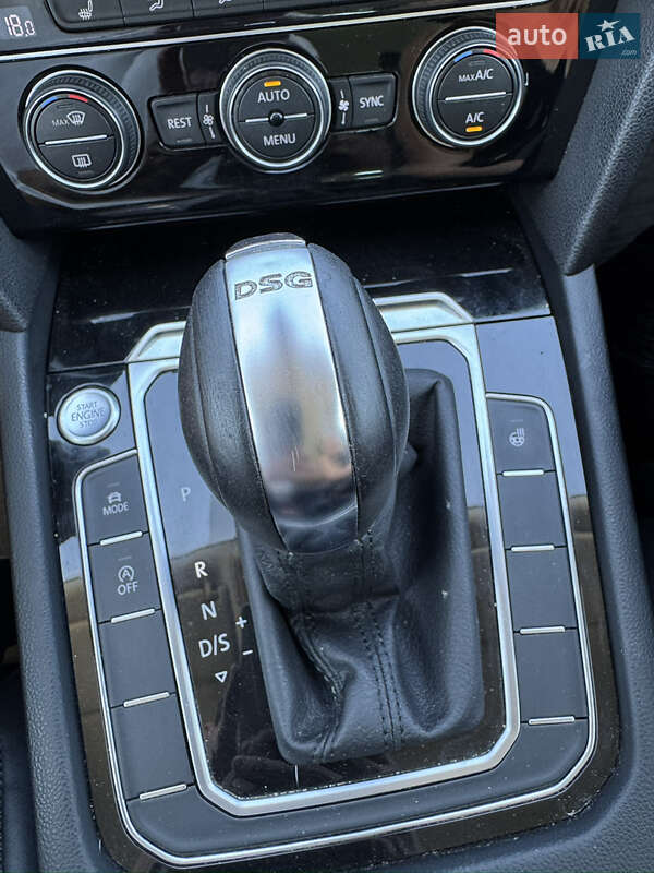 Универсал Volkswagen Passat 2018 в Киеве