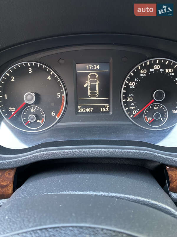 Седан Volkswagen Passat 2012 в Кривом Роге