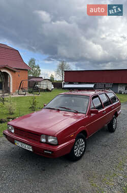 Універсал Volkswagen Passat 1987 в Зарічному