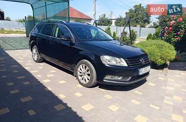 Універсал Volkswagen Passat 2012 в Тернополі