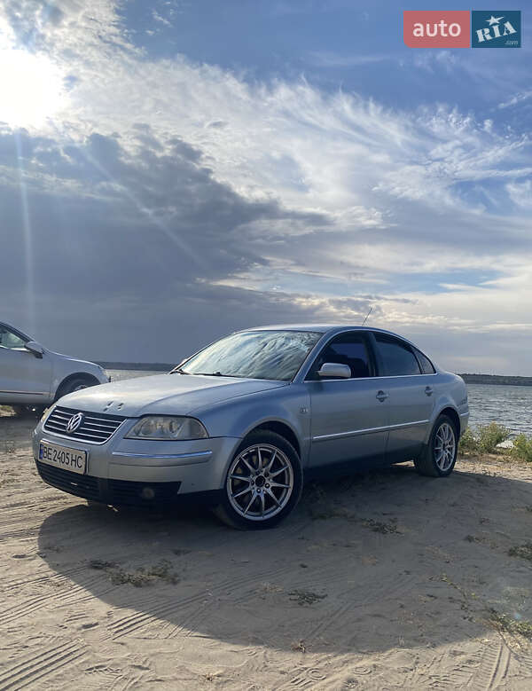 Седан Volkswagen Passat 2002 в Николаеве