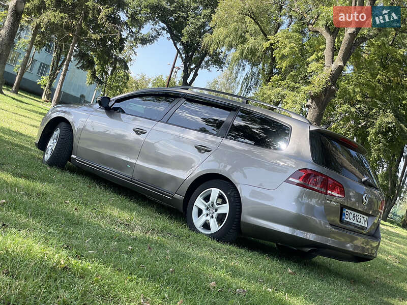 Универсал Volkswagen Passat 2011 в Хмельницком