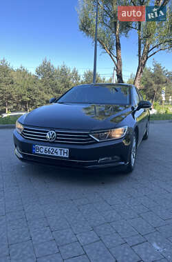 Седан Volkswagen Passat 2017 в Львові