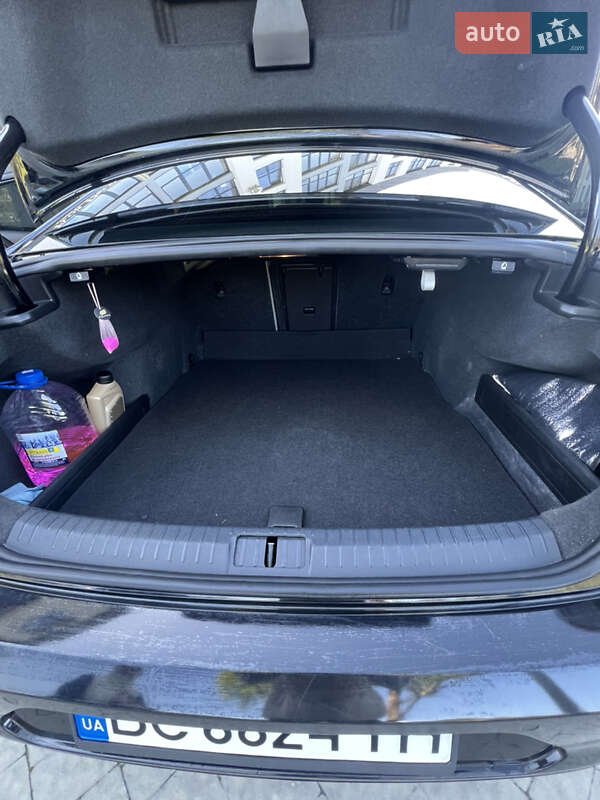 Седан Volkswagen Passat 2017 в Львове