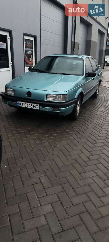 Седан Volkswagen Passat 1992 в Дрогобичі
