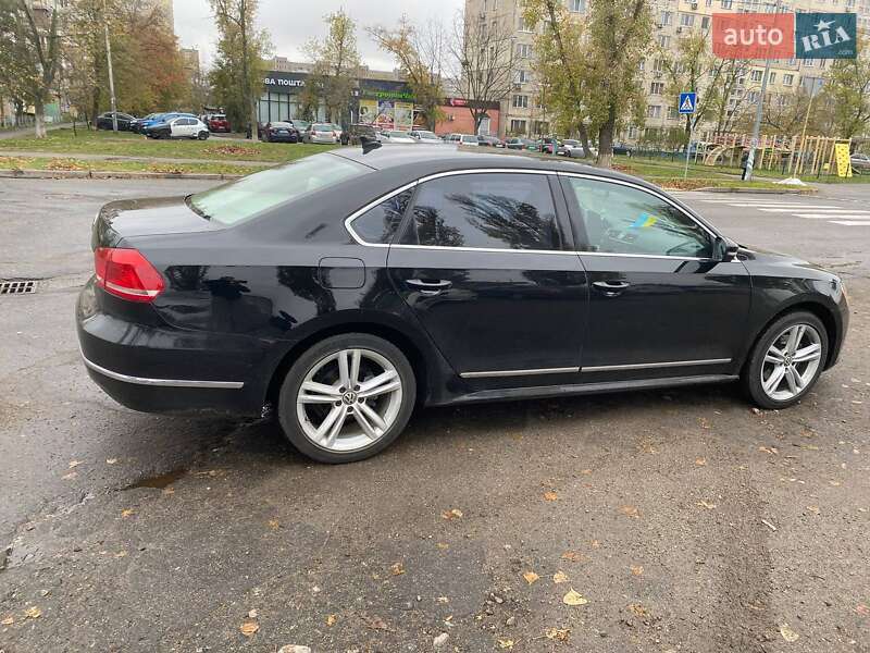 Седан Volkswagen Passat 2012 в Киеве