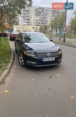 Седан Volkswagen Passat 2012 в Києві