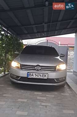 Універсал Volkswagen Passat 2011 в Кропивницькому