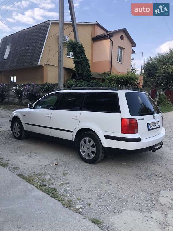 Универсал Volkswagen Passat 2000 в Ровно