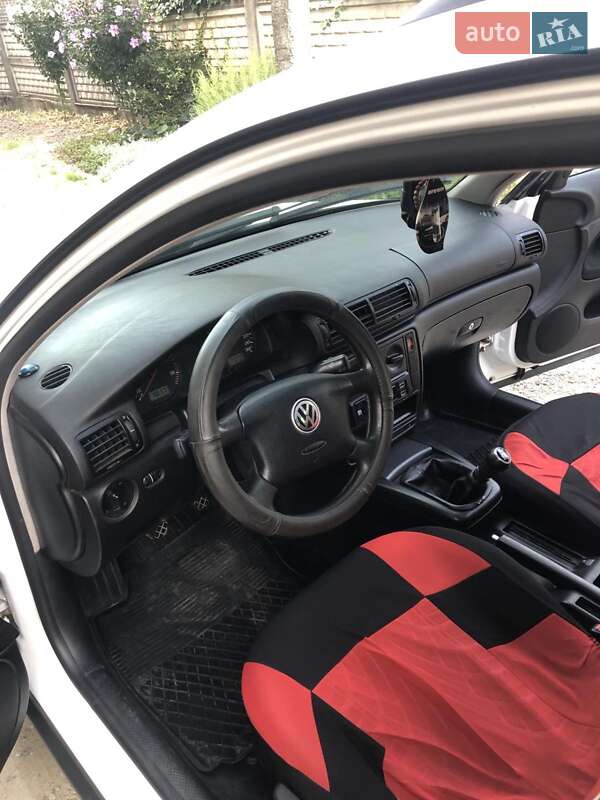 Универсал Volkswagen Passat 2000 в Ровно