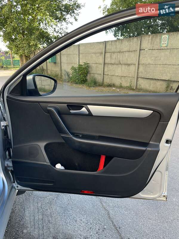 Универсал Volkswagen Passat 2013 в Виннице