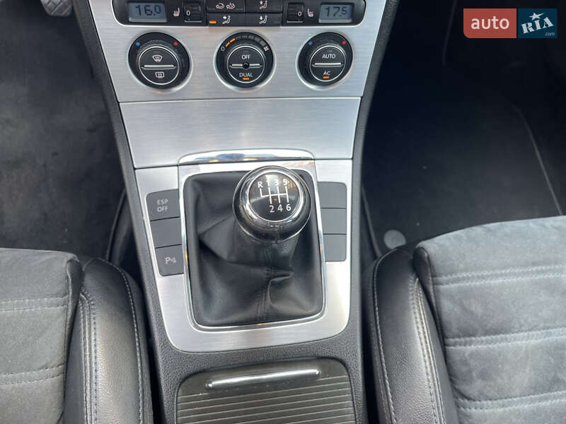 Универсал Volkswagen Passat 2008 в Киеве