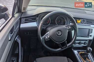 Седан Volkswagen Passat 2015 в 