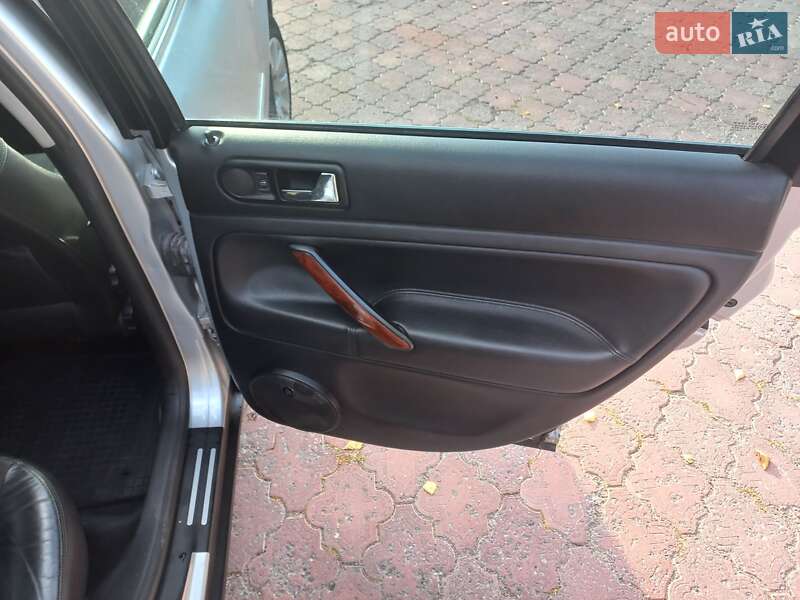 Седан Volkswagen Passat 2002 в Бердичеве