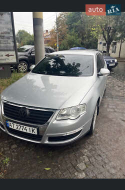 Седан Volkswagen Passat 2005 в Коломые