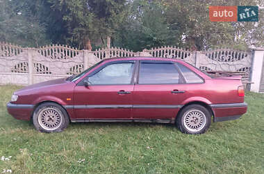 Седан Volkswagen Passat 1994 в Львові