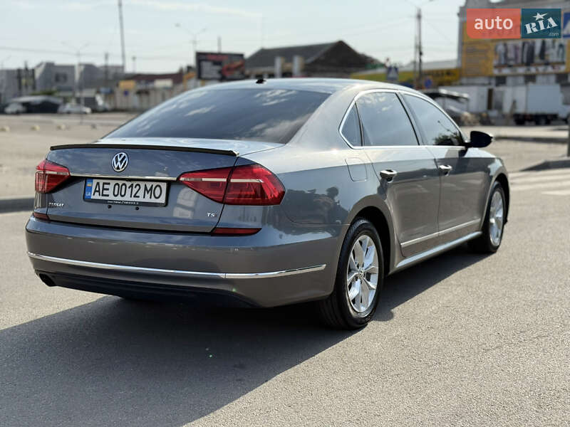Седан Volkswagen Passat 2015 в Новомосковске