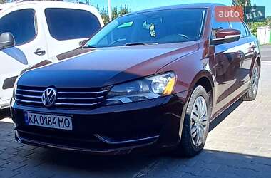 Седан Volkswagen Passat 2013 в Києві