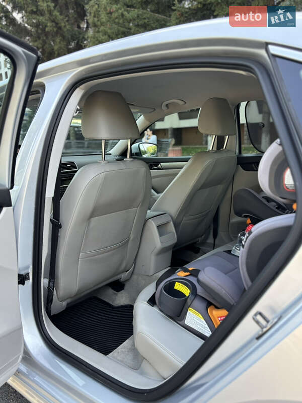 Седан Volkswagen Passat 2013 в Вінниці