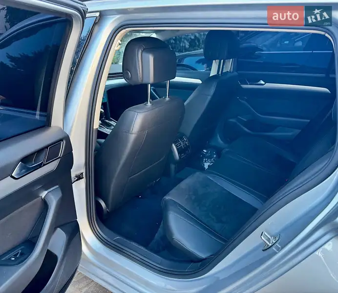Volkswagen Passat 2016 VIN WVWZZZ3CZGE186587 фото оголошення 8 з 49
