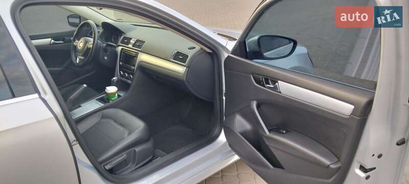 Седан Volkswagen Passat 2011 в Николаевке