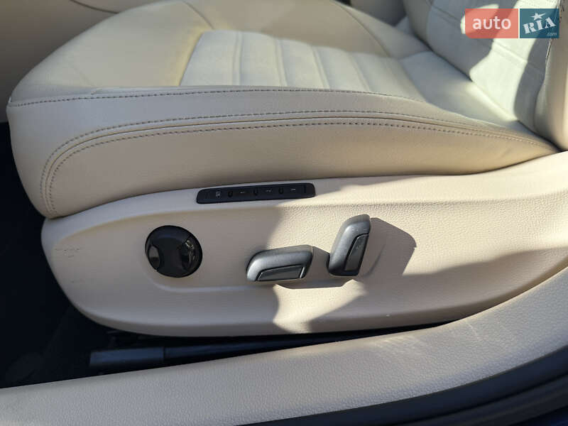 Седан Volkswagen Passat 2014 в Киеве