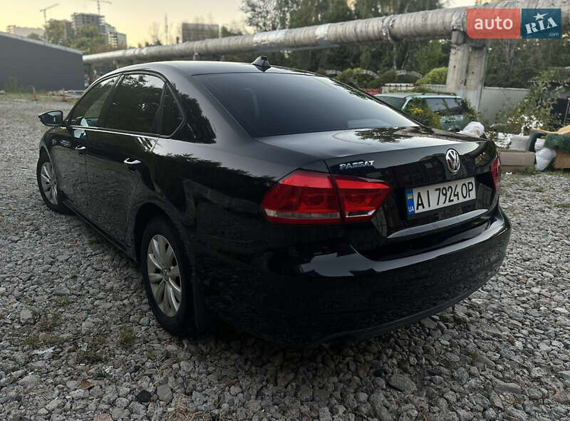 Седан Volkswagen Passat 2012 в Києві