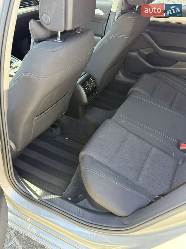 Седан Volkswagen Passat 2016 в Харькове фото 15 Седан Volkswagen Passat 2016 в Харькове