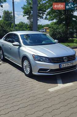 Седан Volkswagen Passat 2016 в Києві