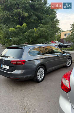 Универсал Volkswagen Passat 2015 в Одессе