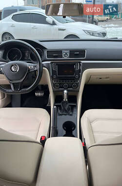 Седан Volkswagen Passat 2017 в 