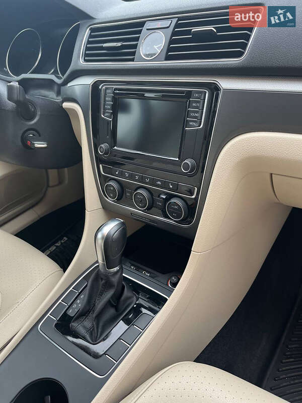 Седан Volkswagen Passat 2017 в Виннице