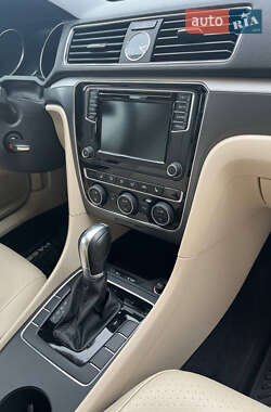 Седан Volkswagen Passat 2017 в 