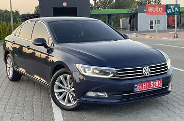 Седан Volkswagen Passat 2015 в 