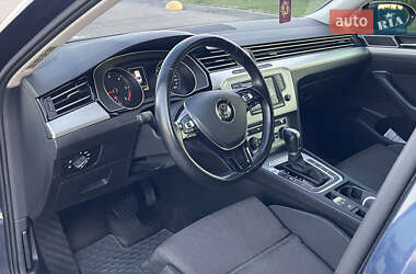 Седан Volkswagen Passat 2015 в 
