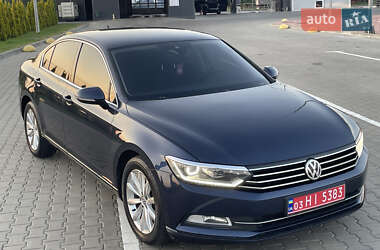 Седан Volkswagen Passat 2015 в 